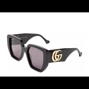 Brand new Gucci sunglasses size 54 black model gg0956s